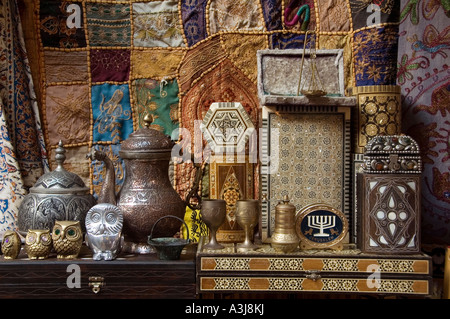 Souvenirs zum Verkauf an der Muristan Markt in der Altstadt Christian Quarter Ost-Jerusalem Israel Stockfoto