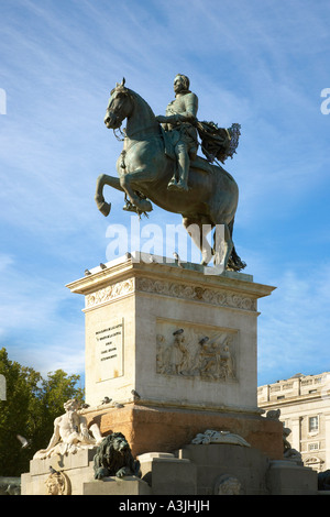 Statue von Philip IV, Plaza de Oriente, Madrid, Spanien Stockfoto