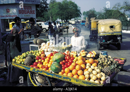 Obst essen und Saft Stall Stadt von neu Dehli Indien Stockfoto