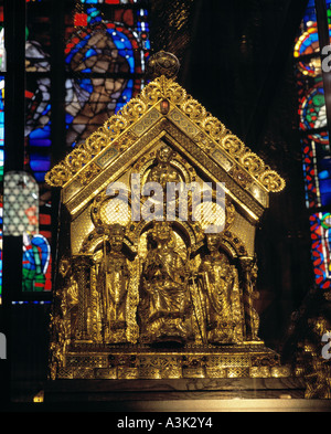 Goldene Karlsschrein Mit Den Reliquien von Kaiser Karl Dem Grossen Im Dom Zu Aachen Stockfoto