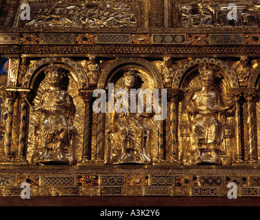Goldene Karlsschrein Mit Den Reliquien von Kaiser Karl Dem Grossen Im Dom Zu Aachen Stockfoto