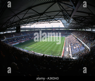 Fußball, 2. Bundesliga 2004/2005, Menge von Zuschauern im Stadion MSV Arena in Duisburg, MSV Duisburg vs. Karlsruher SC 1:4, D-Duisburg, Niederrhein, Ruhrgebiet, Nordrhein-Westfalen Stockfoto