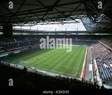 Fußball, 2. Bundesliga 2004/2005, Menge von Zuschauern im Stadion MSV Arena in Duisburg, MSV Duisburg vs. Karlsruher SC 1:4, D-Duisburg, Niederrhein, Ruhrgebiet, Nordrhein-Westfalen Stockfoto