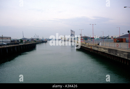 Mangel an Aktivität in den Fischen dock Lowestoft Suffolk England Stockfoto