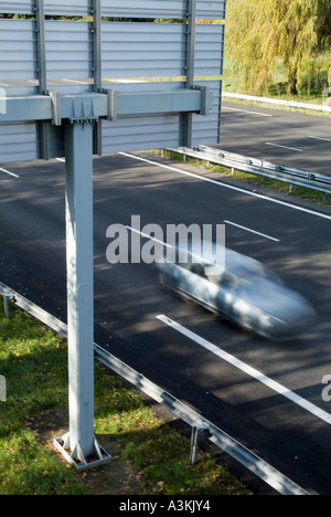 Raser auf der Autobahn A43 in Ruy Isere Frankreich Stockfoto