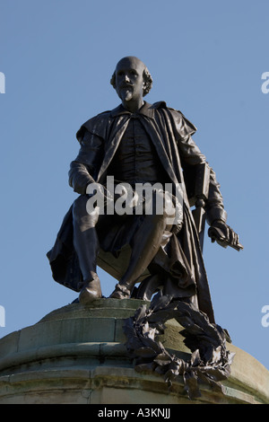 Shakespeare Gower Memorial Statue Bancroft Gardens Stratford-Upon-Avon Warwickshire Juli 2006 Stockfoto