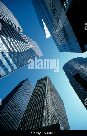 Ansicht der Bürotürme direkt Nachschlagen Stockfoto