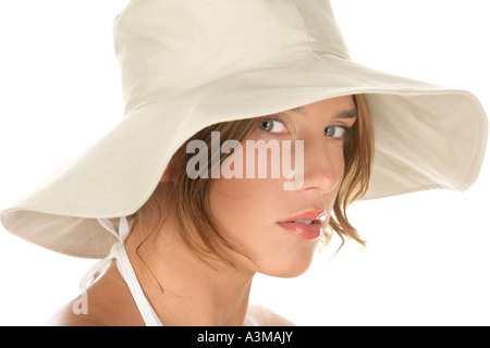 Junge Frau mit Sonnenhut Stockfoto