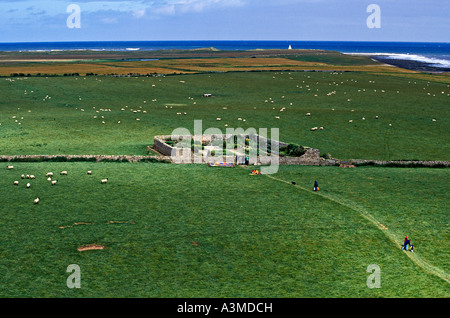 Blick vom Schloss Walled Garden, entworfen von Gertrude Jekyll, Lindisfarne Island, Großbritannien Stockfoto