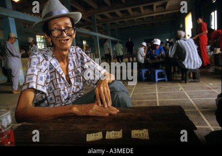 Phu Rennstrecke Tho in Ho-Chi-Minh-Stadt (Saigon) Vietnam wo Kind jockeys Miniatur Rennpferde und das Glücksspiel ist intensiv Stockfoto