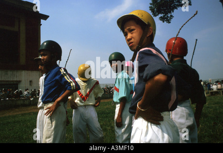 Phu Rennstrecke Tho in Ho-Chi-Minh-Stadt (Saigon) Vietnam wo Kind jockeys Miniatur Rennpferde und das Glücksspiel ist intensiv Stockfoto