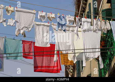 Wäscheständer auf Wäscheleine im Stadtteil Castello Venedig Italien Stockfoto