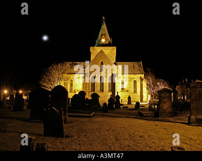 Dornoch Kathedrale beleuchtet bei Nacht Stockfoto