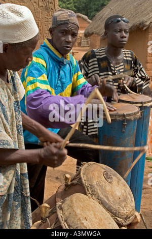 Talking Drums von Westafrika, Mognori Dorf, Nord-Ghana Stockfoto