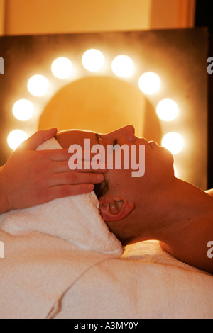 Haut Treatmant in einem Schönheitssalon Stockfoto