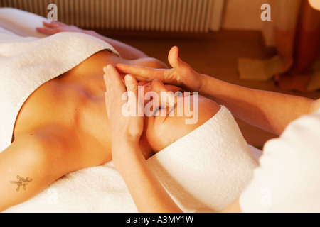 Haut Treatmant in einem Schönheitssalon Stockfoto