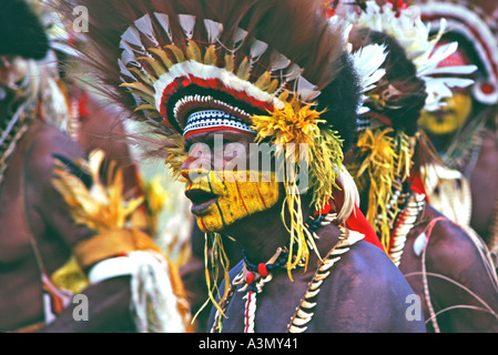 Mekeo Mann an tribal Sing sing in Port Moresby (Papua-Neuguinea) Stockfoto