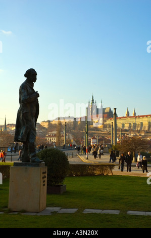 Jan Palacha Namesti Platz in Prag Zentralverriegelung mit der Statue des Drovak Stockfoto