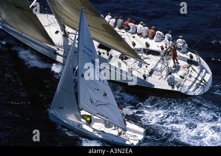 Eine Maxi Yacht und Melges 24 Rennen in St Thomas amerikanische Jungferninseln Stockfoto