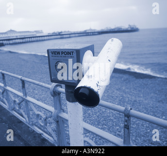 UK West Sussex Brighton Beach Saison Promenade und Aussichtspunkt Teleskop Stockfoto