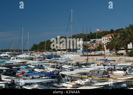 Den schönen Hafen und die Stadt Hvar Kroatien Stockfoto