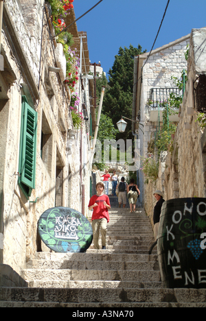 Steilen Stein Stufen führen nach oben in der Stadt Hvar Insel Hvar Kroatien Stockfoto
