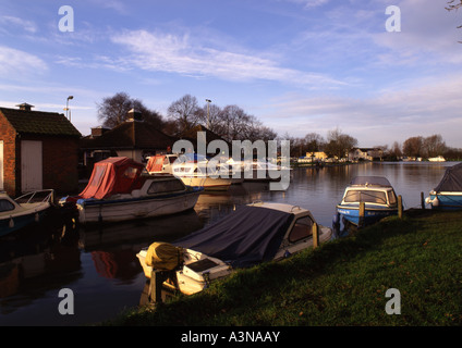 Boote am Beccles Quay in Beccles, Suffolk Uk Stockfoto