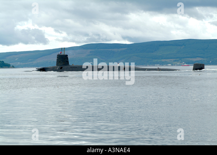 Britische Royal Navy Vanguard-Klasse u-Boot in den Firth of Clyde in der Nähe von Helensburgh Schottland Vereinigtes Königreich Stockfoto