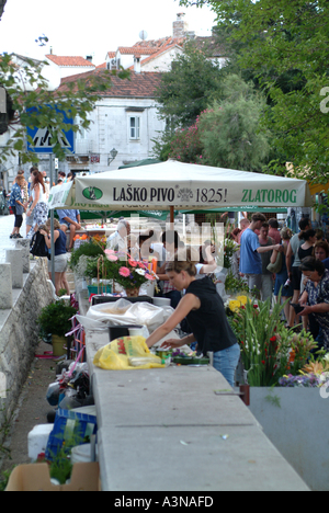 Blumenmarkt in Trogir Kroatien Stockfoto