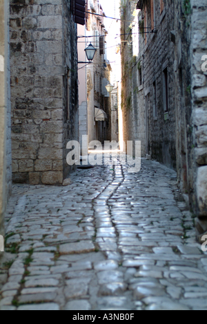 Gasse in der Altstadt von Trogir Kroatien Stockfoto