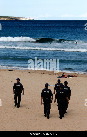 Schwer bewaffnete Spezialeinheiten der Polizei-Patrouille Cronulla Sydney Australia Stockfoto