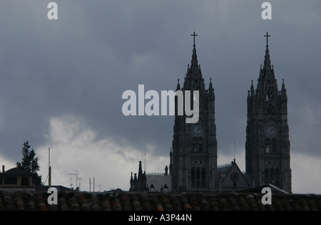 La Basilica del Voto Nacional in der Altstadt von Quito, Ecuador Stockfoto