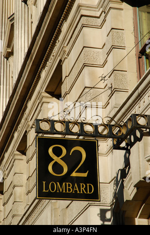 Lombard Street Gebäude und Hausnummer zu unterzeichnen, in der City of London England Stockfoto