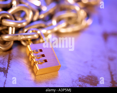 Schloss und Kette horizontal Stockfoto