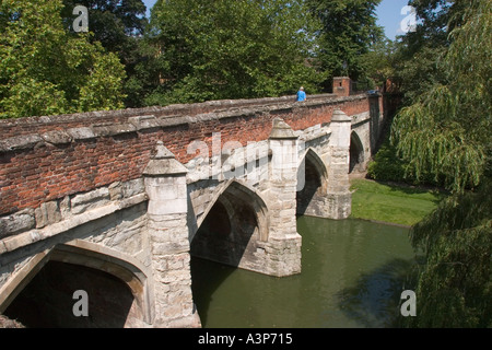 Brücke über den Burggraben Eltham Palace, London GB UK Stockfoto