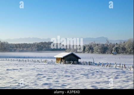 Winterlandscape bedeckt mit Schnee Stockfoto