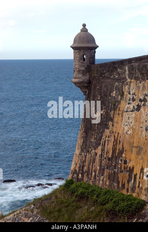 Ein einsamer Außenposten im Castillo de San Felipe del Morro "El Morro". Stockfoto