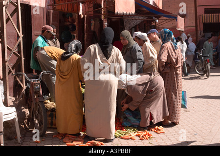 Einkaufen in einheimischen Markt Marrakesch Marokko Afrika Stockfoto