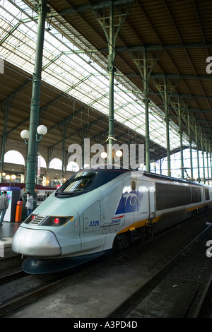 Ein high-Speed Eurostar-Zug am Gare du Nord in Paris Frankreich Februar 2004 Stockfoto