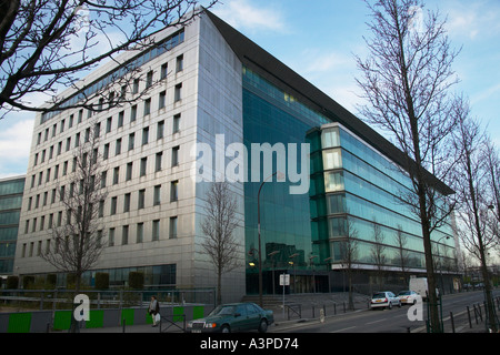 Gebäude von der französischen Zivilluftfahrtbehörde Paris Frankreich Frühling 2004 Stockfoto