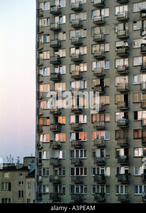 Ein Wohnblock in Warschau, Polen Stockfoto