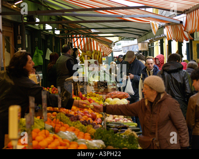 Naschmarkt Obst Und Gemüsestand Hektik Stockfoto