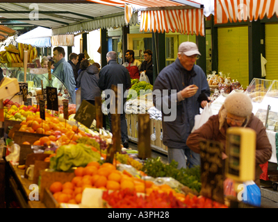 Naschmarkt Obst Und Gemüsestand Hektik Stockfoto