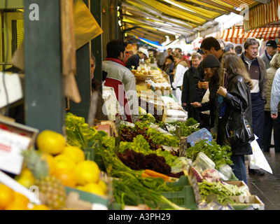 Naschmarkt Obst Und Gemüsestand Hektik Stockfoto