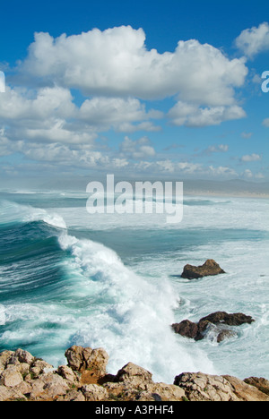 Wellen und Brandung auf Bordeira Strand bei Carrapateira West Küste Algarve Portugal EU Europa eye35.com Stockfoto