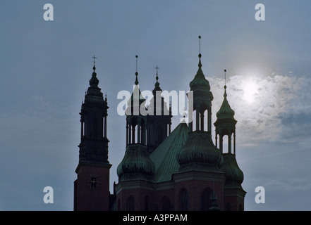 Silhouette von St. Peter und St. Paul Kathedrale, Poznan, Polen Stockfoto