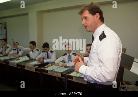 Polizei-Ausbildungsschule Hendon Police College das Peel Center im Norden Londons rekrutiert 1990s HOMER SYKES Stockfoto