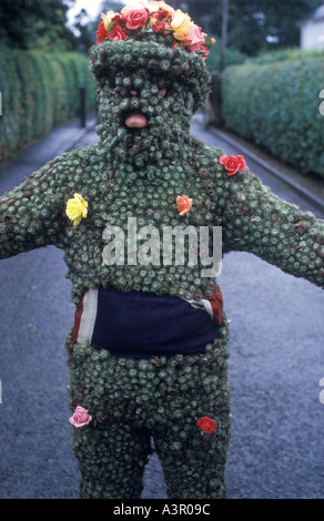 Burry man oder Burryman South Queensferry Nr Edinburgh am zweiten Freitag Jährlich im August Schottland 1971 70er HOMER SYKES Stockfoto