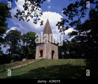 Die Pyramide über das exquisite jakobinischen Herrenhaus, das Stanway House in den Cotswolds ist hoch angesetzt Stockfoto