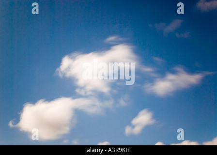 treibenden Wolken Langzeitexposition Stockfoto